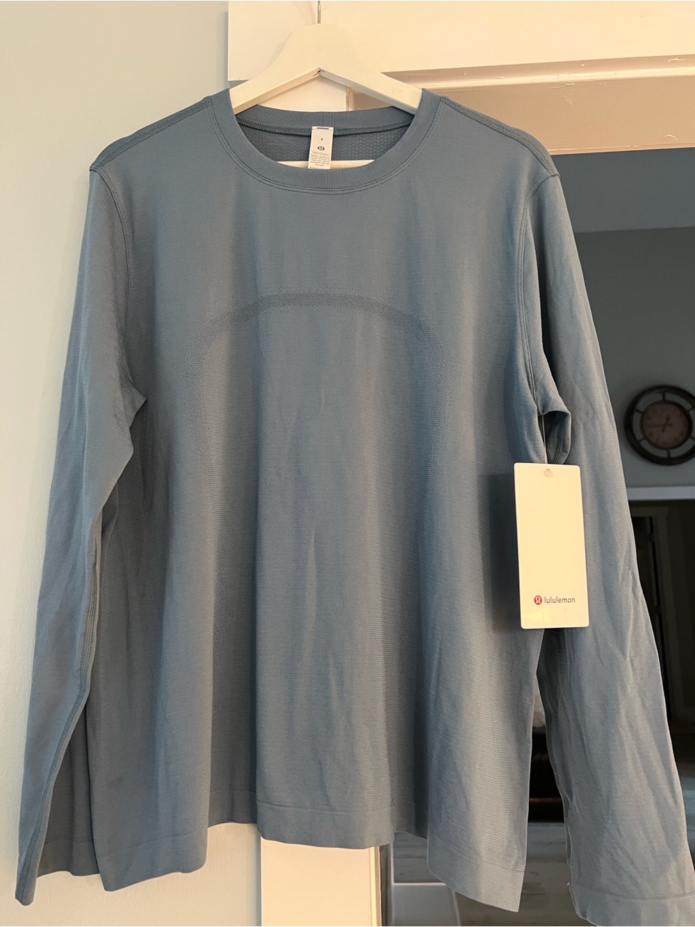 lululemon athletica Men's Swiftly Relaxed Long Sleeve Size 8 - Slate Blue